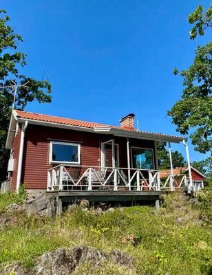 Mysig stuga vid havet med egen badbrygga - Bild 5