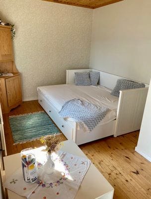 Mysig stuga vid havet med egen badbrygga - Bild 11