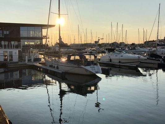 Husbåt mitt i Karlskrona - Bild 7