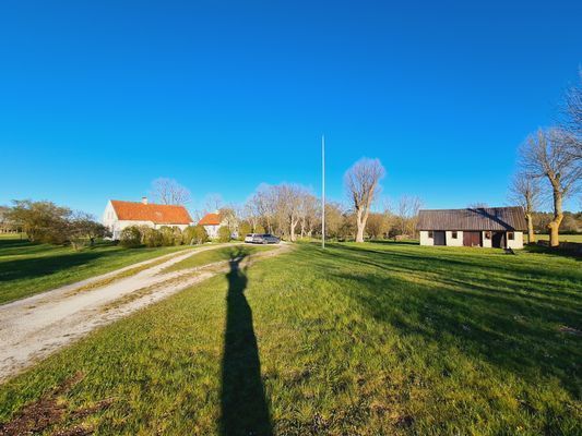 Charmigt Gotlandshus i vacker miljö - Bild 17