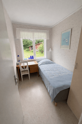 Insynsskyddad stuga i Djupvik/Lofta med stor tomt. - Bild 6