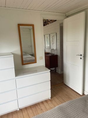 Stuga med havsutsikt – 100 m till stranden - Bild 13