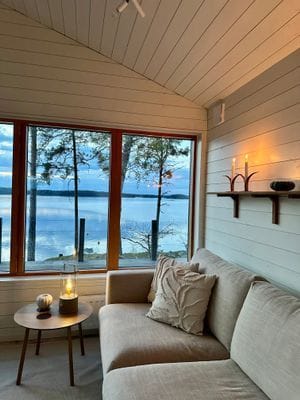 Hus med privat strand och brygga - Bild 18