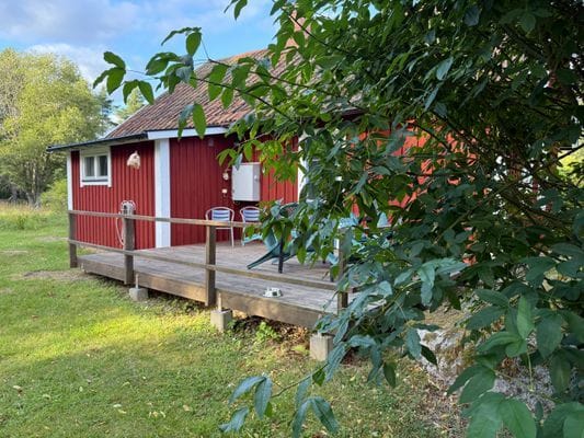 Stuga på landet med närhet till sjöar o glasriket. - Bild 6
