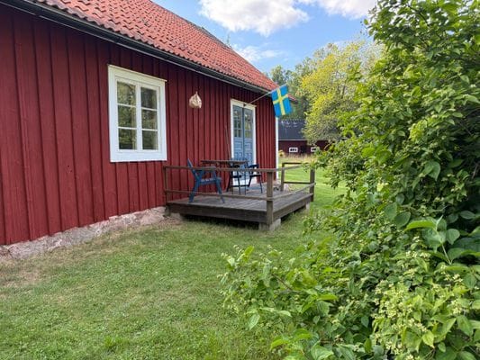 Stuga på landet med närhet till sjöar o glasriket. - Bild 3