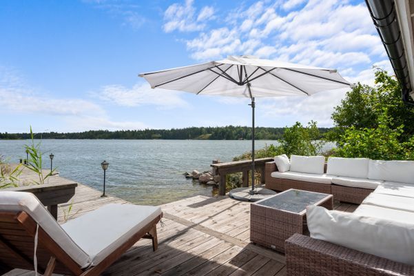 Vacker villa vid kusten i skärgården - Bild 13