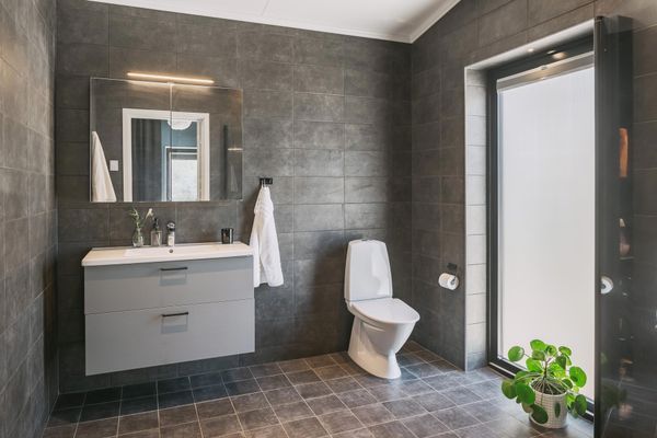 Stort hus ute på en fin Ö nära Vänern - Bild 15