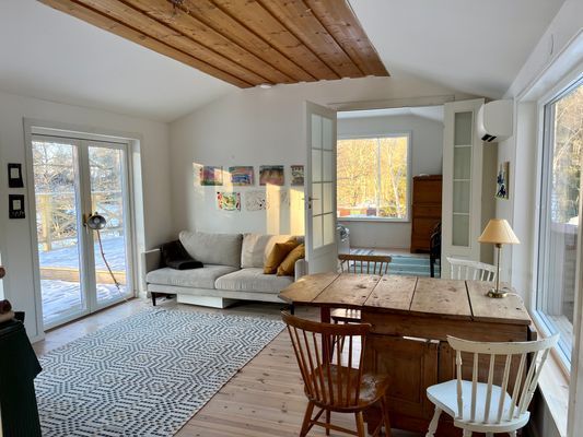 Nyrenoverat torp från 1911 på skärgårdsön Yxlan - Bild 2