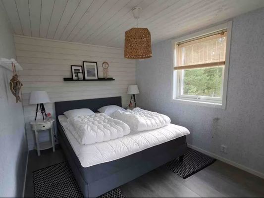 Nybyggt hus med pool i naturskönt område - Bild 23