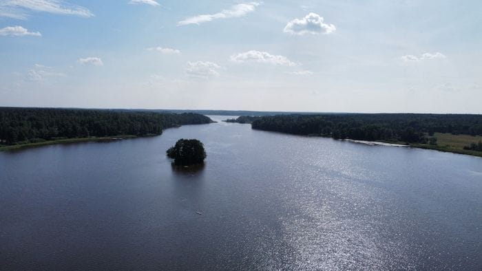 Sjönära fritidshus i lugna omgivningar - Bild 24