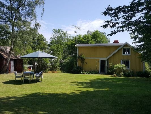 Mysig stuga vid skogens kant i bedårande Blekinge - Bild 6