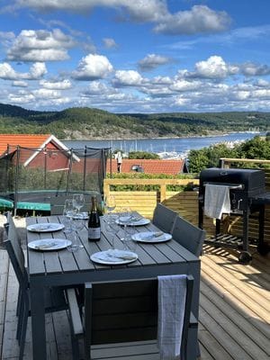 Havsutsikt på Orust – 300 m till badplatsen. - Bild 24